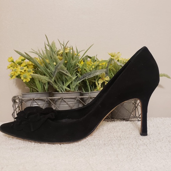 Manolo Blahnik Black Velvet Pumps - Picture 3 of 8